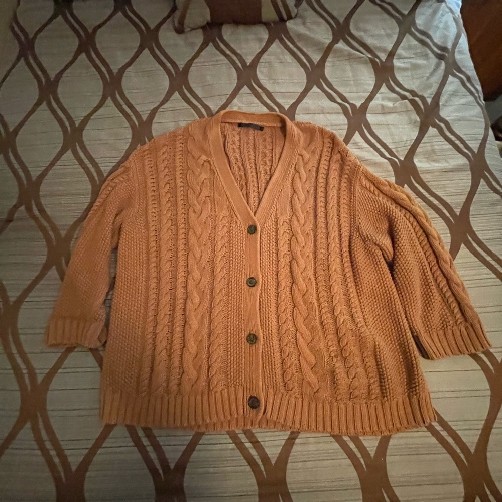 Jenni Kayne Cable Knit
Cardigan Sweater Long sleeves